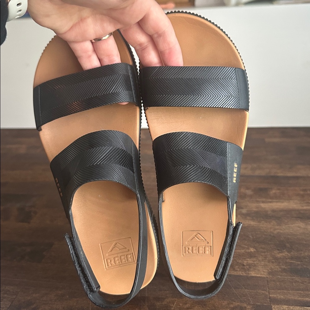 Reef water Acosta Higher Black + Tan Platform Sandals - Picture 4 of 5